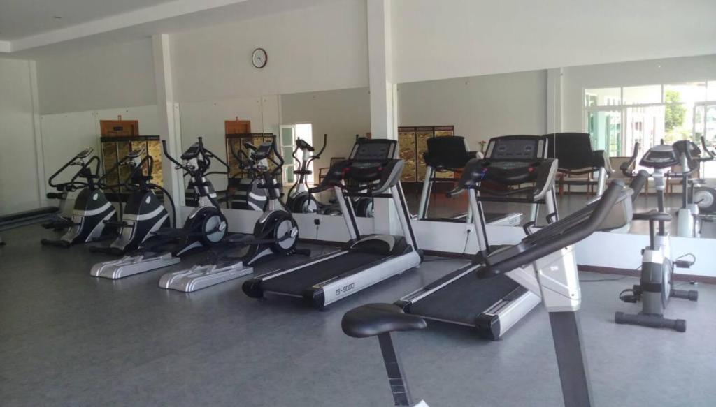 יאנגון Myanmar Sport Hotel מראה חיצוני תמונה