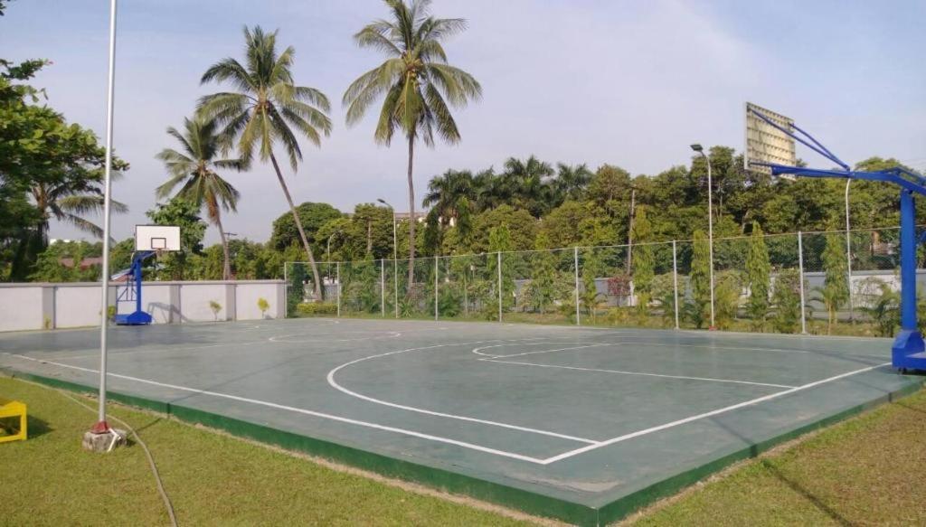 יאנגון Myanmar Sport Hotel מראה חיצוני תמונה