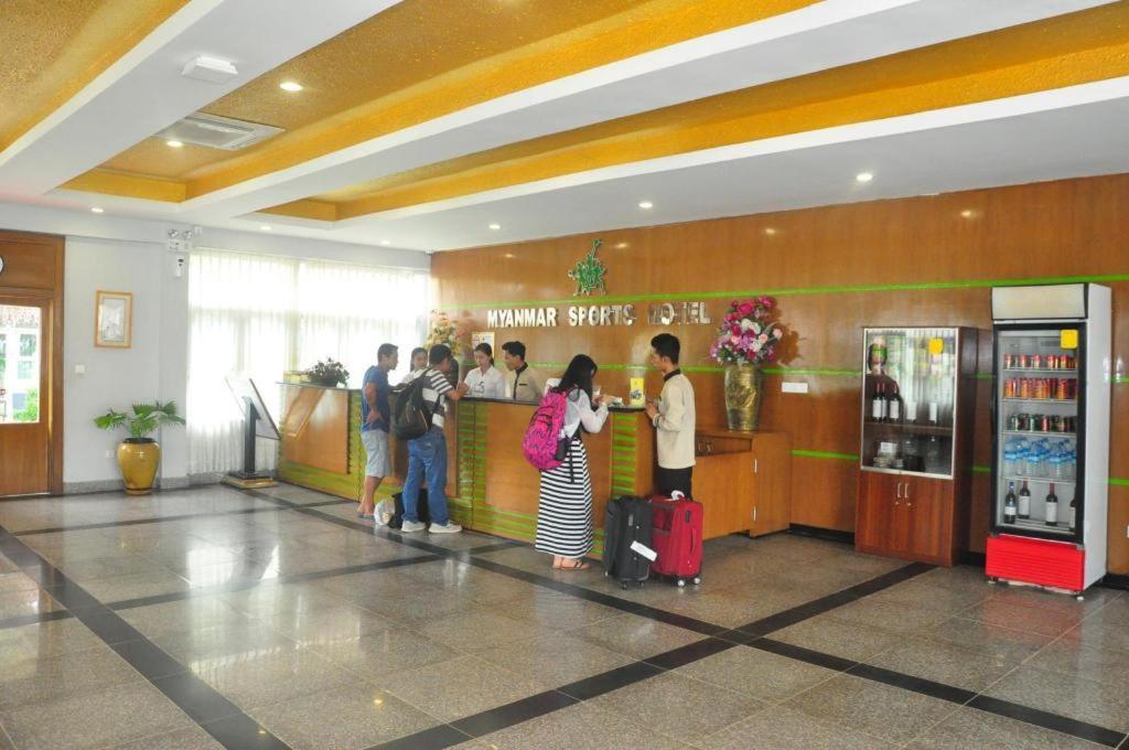 יאנגון Myanmar Sport Hotel מראה חיצוני תמונה