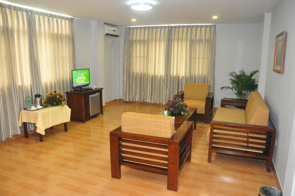 יאנגון Myanmar Sport Hotel מראה חיצוני תמונה