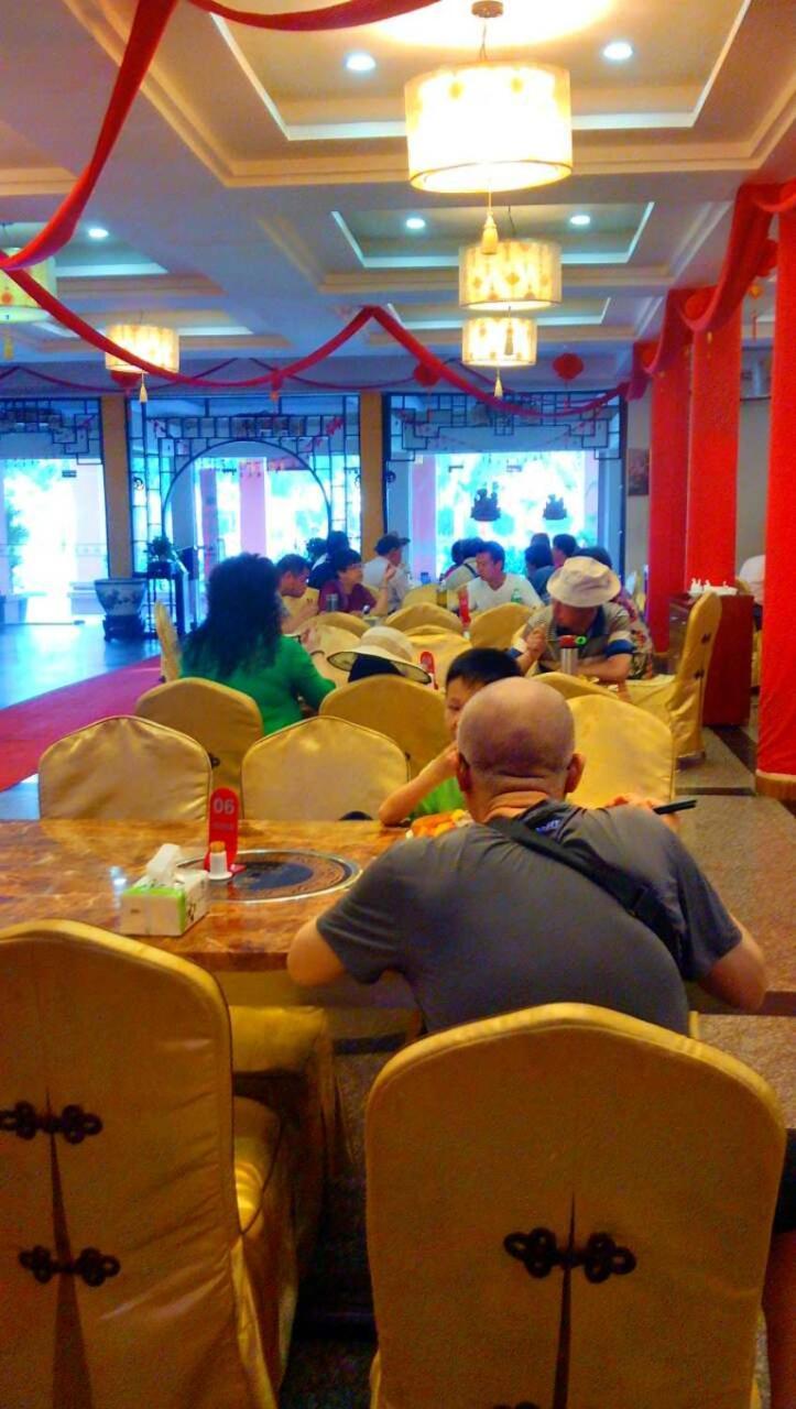 יאנגון Myanmar Sport Hotel מראה חיצוני תמונה