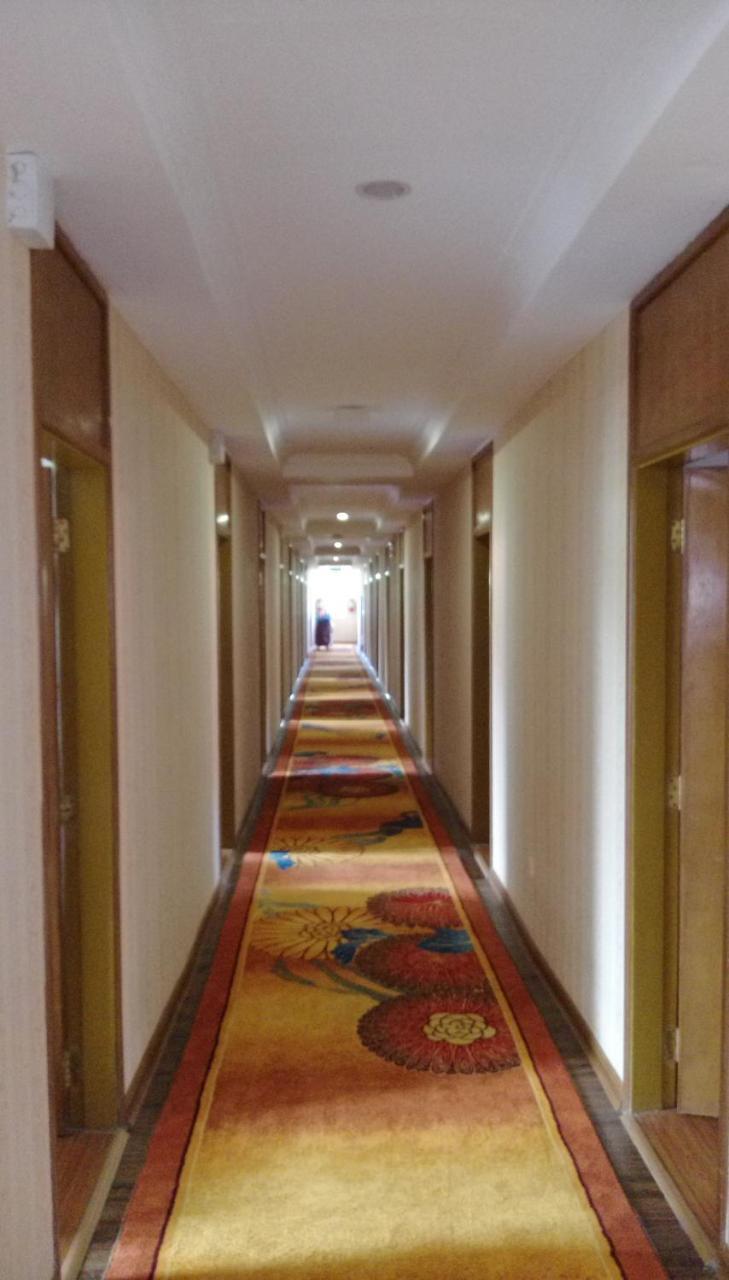 יאנגון Myanmar Sport Hotel מראה חיצוני תמונה