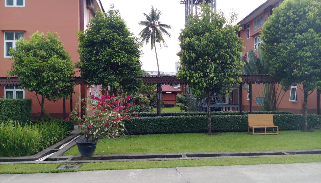 יאנגון Myanmar Sport Hotel מראה חיצוני תמונה