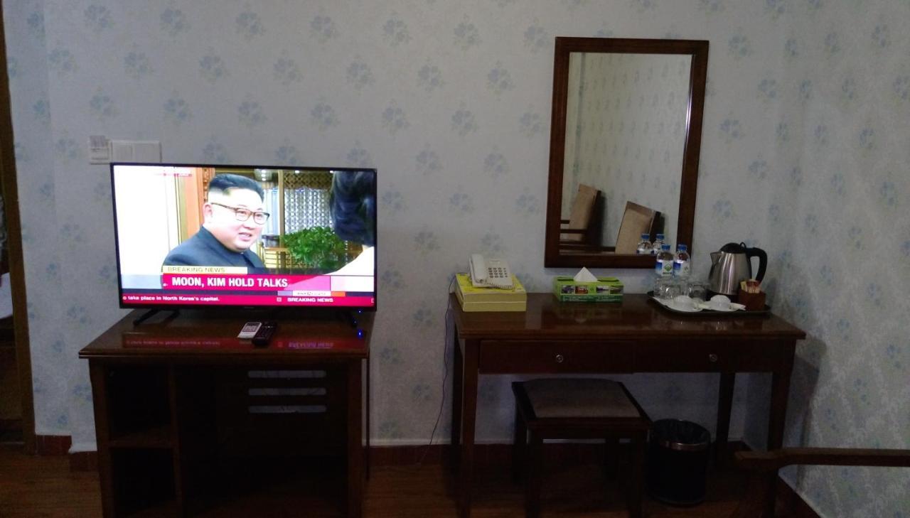 יאנגון Myanmar Sport Hotel מראה חיצוני תמונה