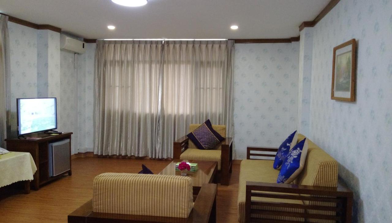 יאנגון Myanmar Sport Hotel מראה חיצוני תמונה
